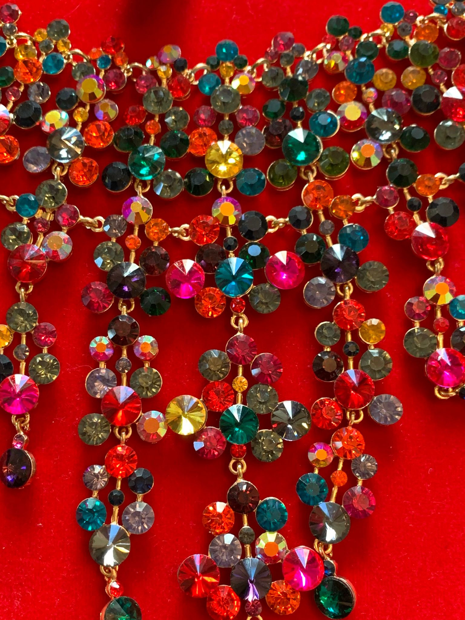 Multicolored stoned necklace set